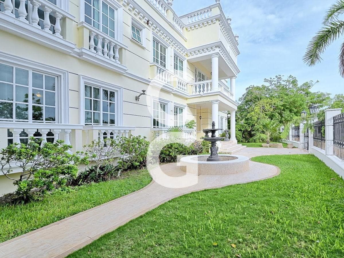 House for Sale in Cancun in the Lagos del Sol Residential Community with 5 Bedrooms