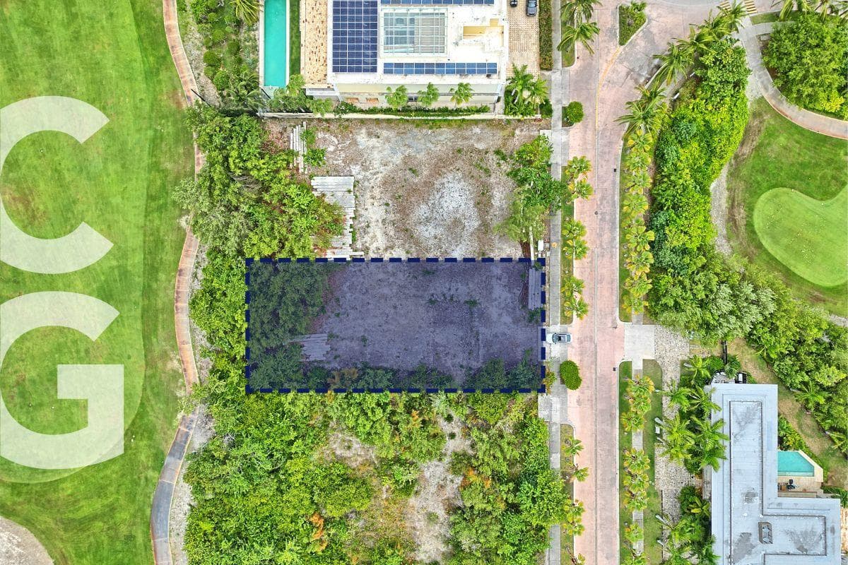 Land for Sale in Cancún in Puerto Cancún Canales, Located on the Waterfront