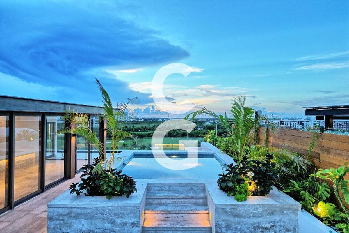 Apartment for Sale and Rent in Cancun, in La Vela Puerto Cancun, with a Rooftop Jacuzzi