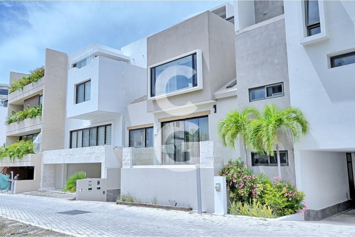 House for Sale in Cancún in Laguna I, Puerto Cancún—Furnished and Fully Equipped