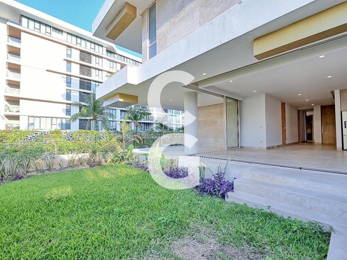 Apartment for Sale in Cancun in Alba Puerto Cancun with a Garden and Jacuzzi