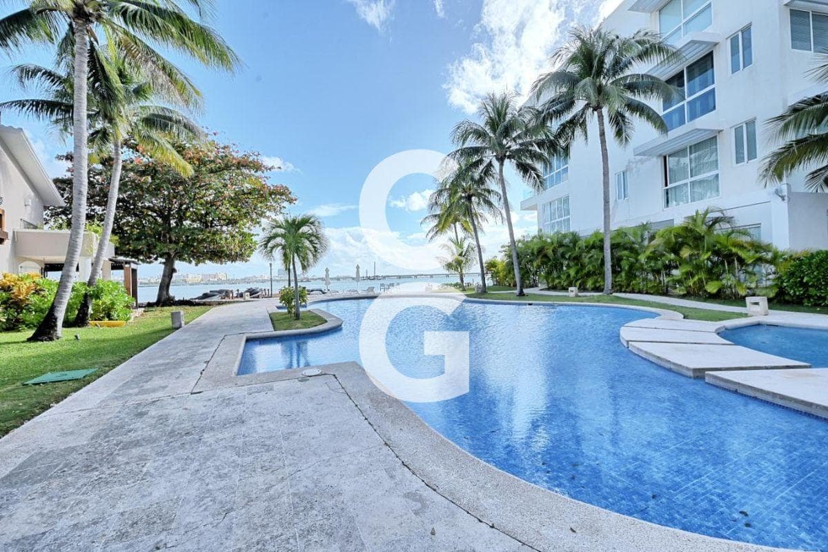 House for Rent in Cancun in the Isla Dorada Residential Complex with 2 Bedrooms