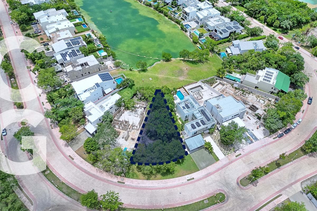 Land for Sale in Cancún in the Lagos del Sol Residential Community, Across from the Lake