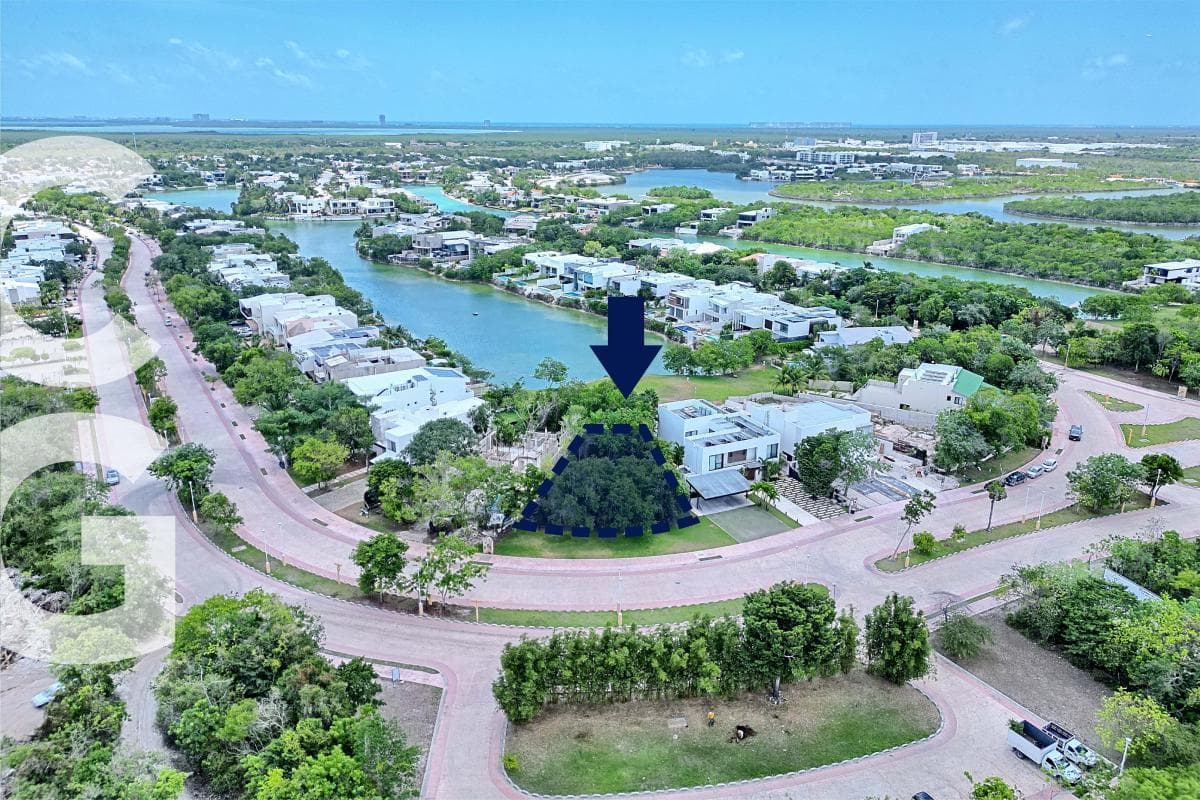 Land for Sale in Cancún in the Lagos del Sol Residential Community, Across from the Lake