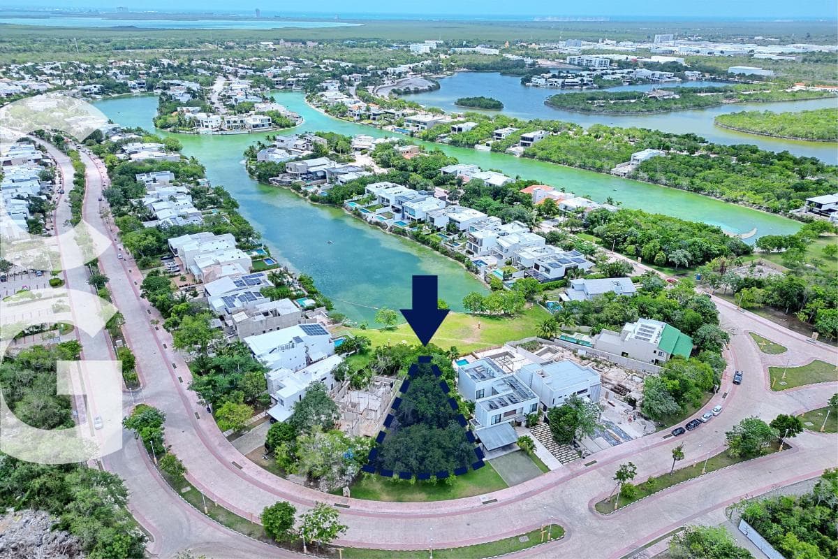 Land for Sale in Cancún in the Lagos del Sol Residential Community, Across from the Lake