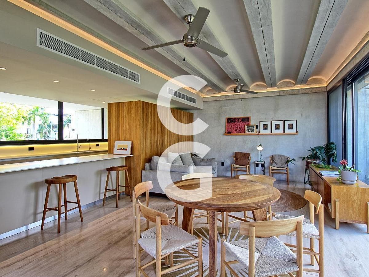 House for Sale in Cancún in Laguna Puerto Cancún with a Pool and Rooftop