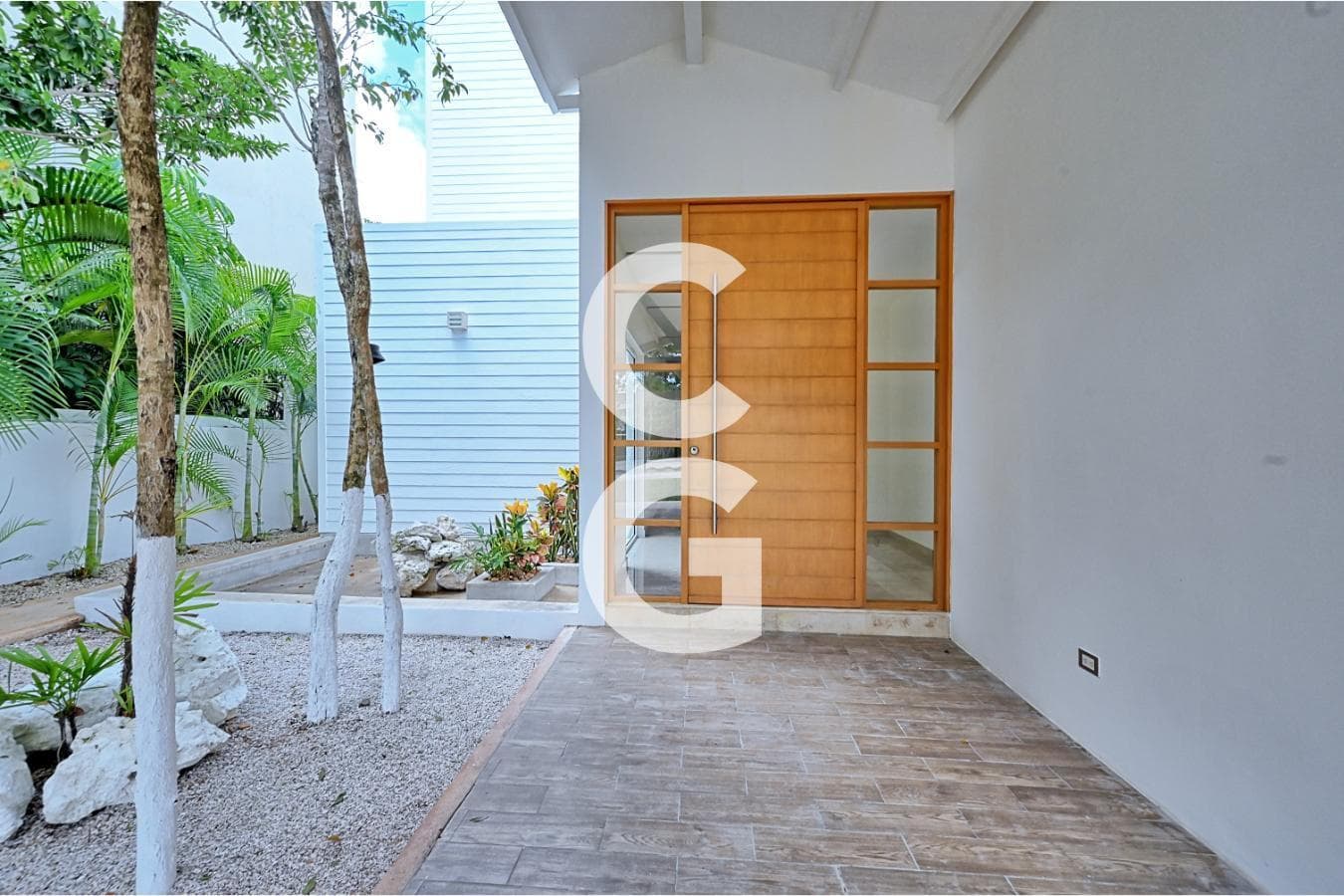 House for Rent in Cancún in the Lagos del Sol Residential Complex, Across from the Lake