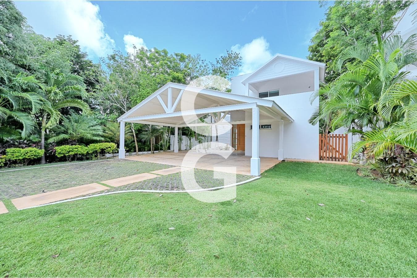 House for Rent in Cancún in the Lagos del Sol Residential Complex, Across from the Lake