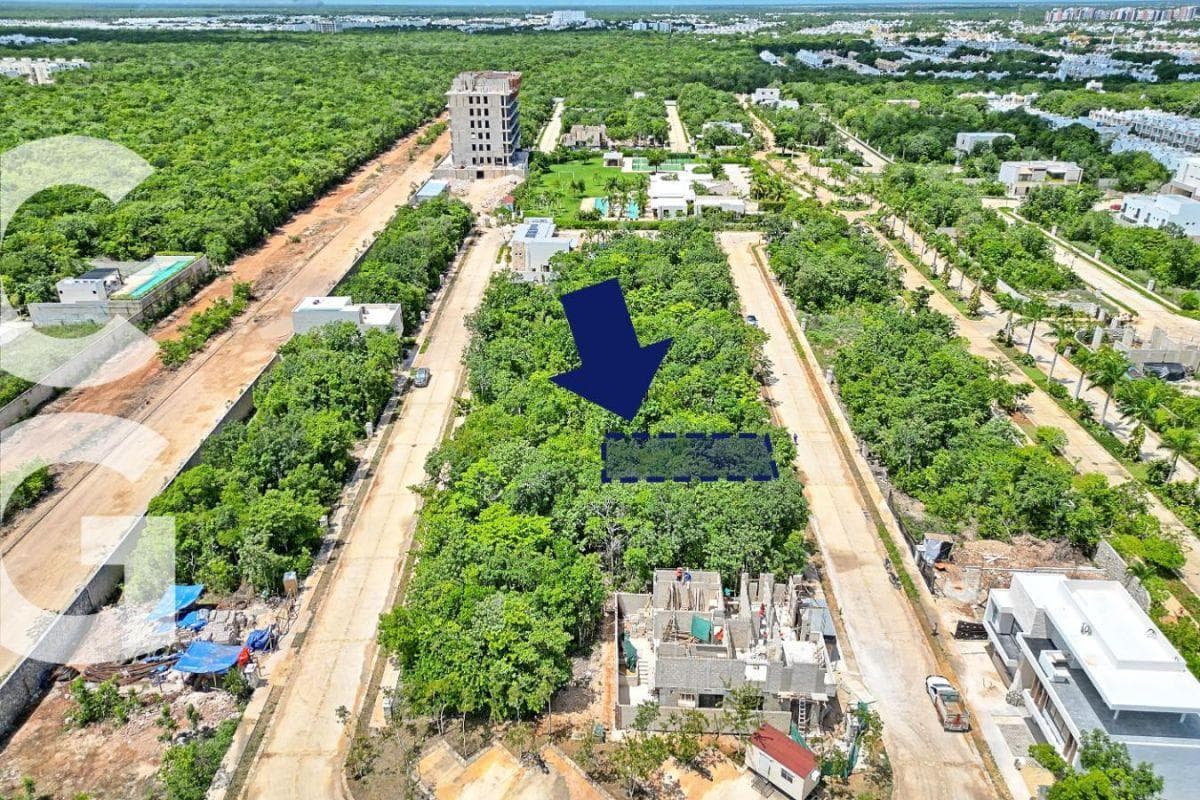 Lot for Sale in Cancun in the Losantos Residential Community with Excellent Amenities
