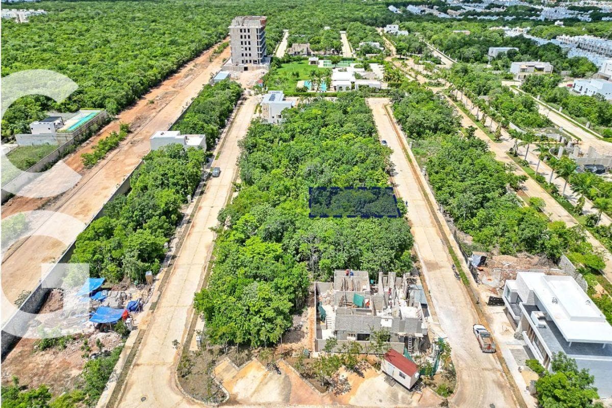 Lot for Sale in Cancun in the Losantos Residential Community with Excellent Amenities