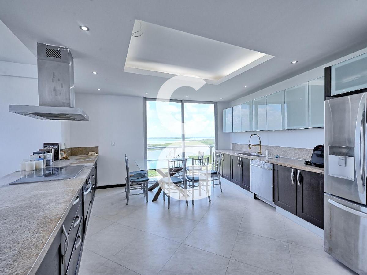Apartment for Sale in Cancun in the Peninsula Residential Complex with Ocean Views