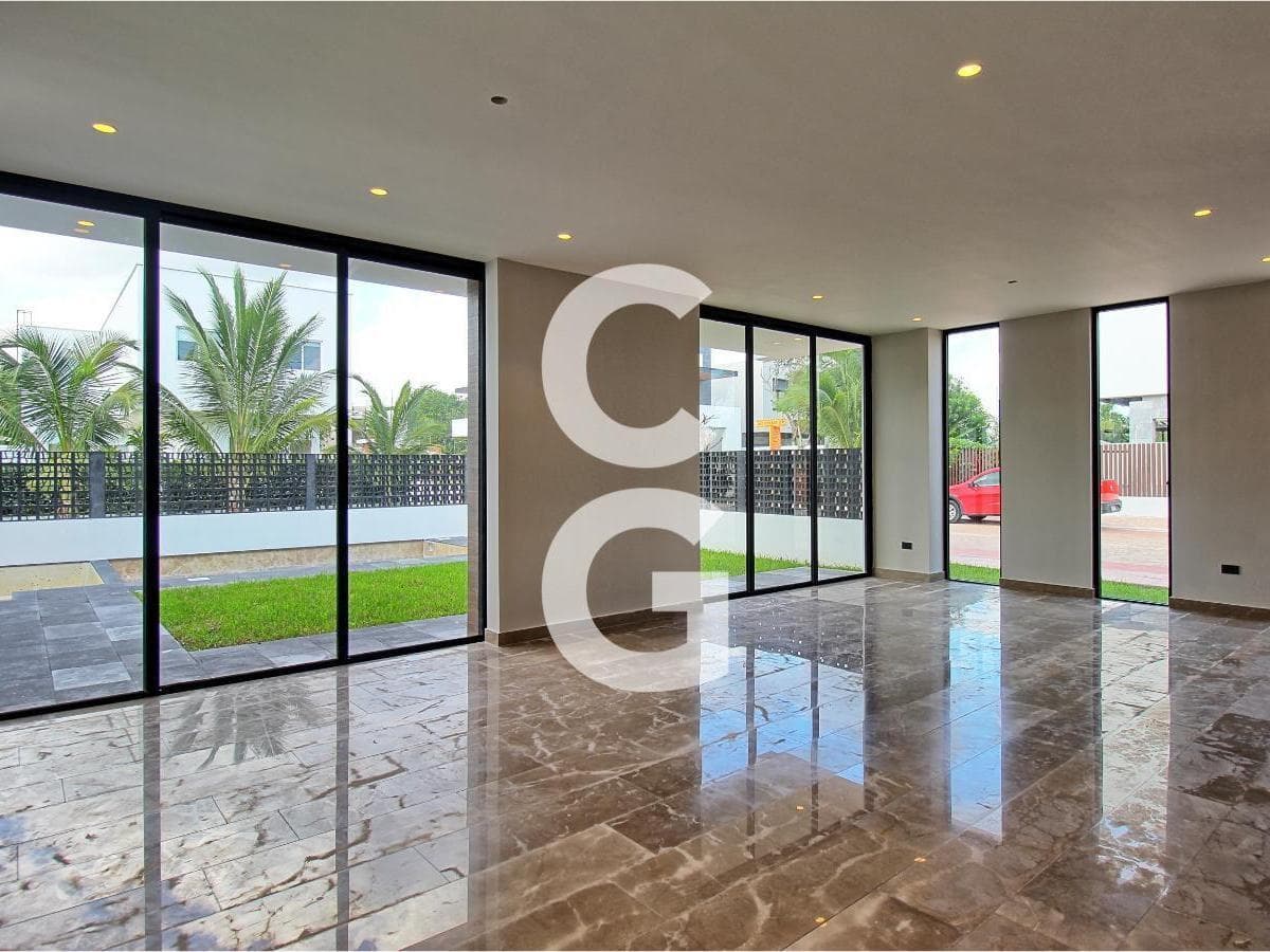 House for Sale in Cancún in the Lagos del Sol Residential Community with 4 Bedrooms
