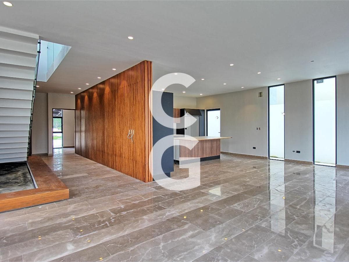 House for Sale in Cancún in the Lagos del Sol Residential Community with 4 Bedrooms