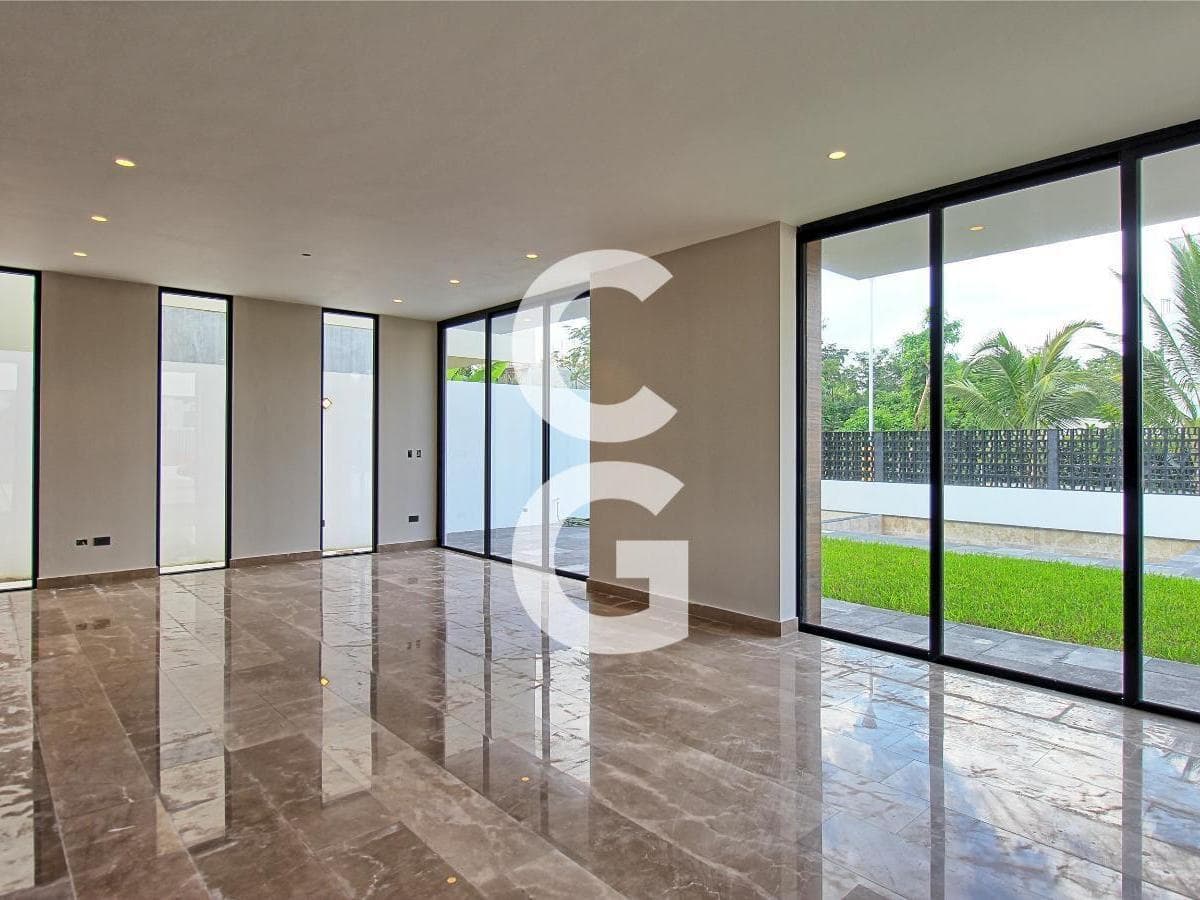 House for Sale in Cancún in the Lagos del Sol Residential Community with 4 Bedrooms