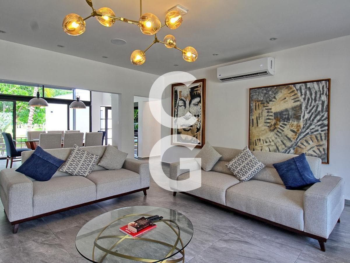 House for Sale in Cancun in the Lagos del Sol Development with a Spacious Garden and Pool