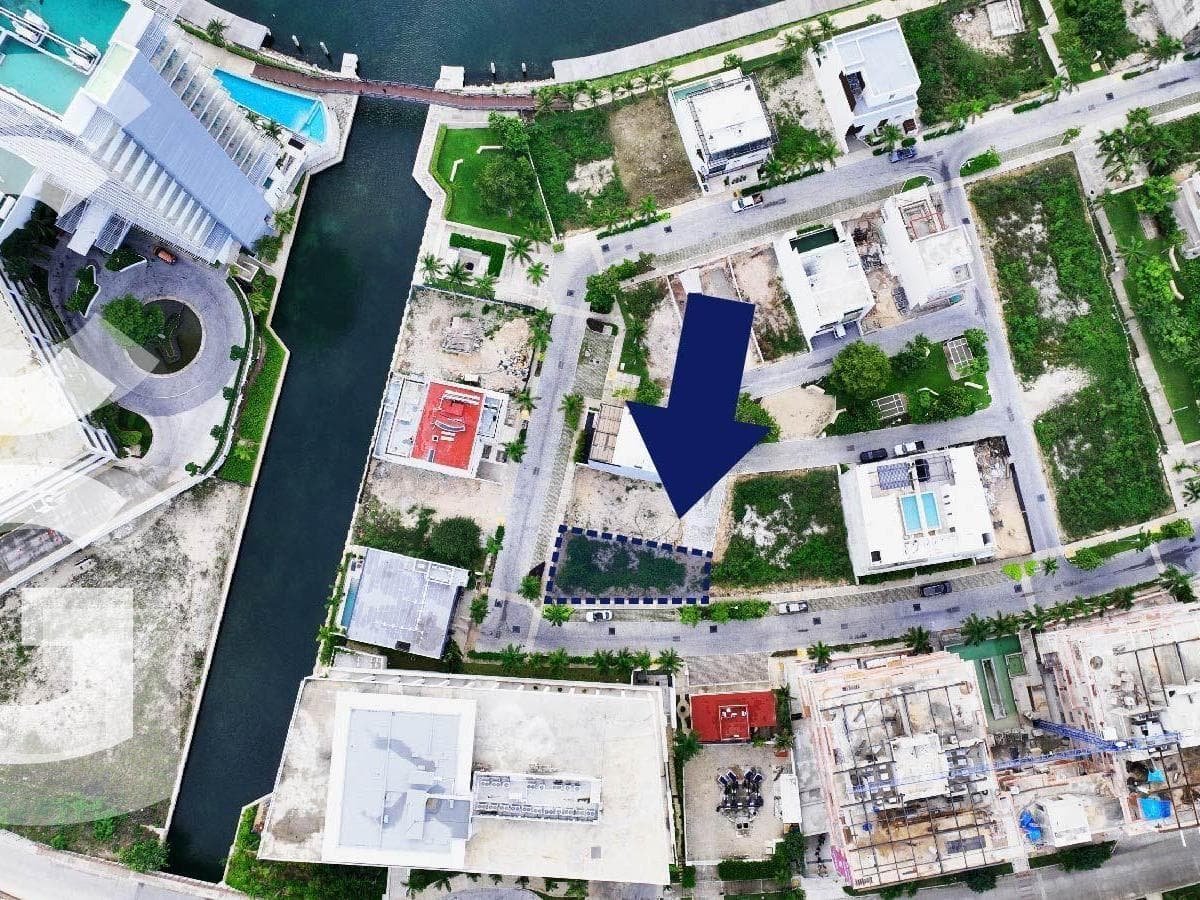 Land for Sale in Cancún in La Marina, in the Puerto Cancún Residential Community