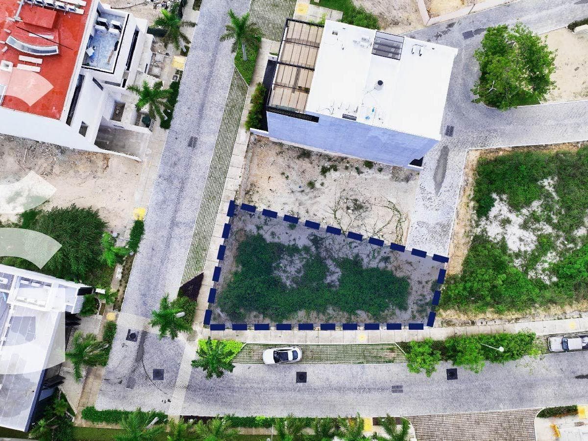 Land for Sale in Cancún in La Marina, in the Puerto Cancún Residential Community