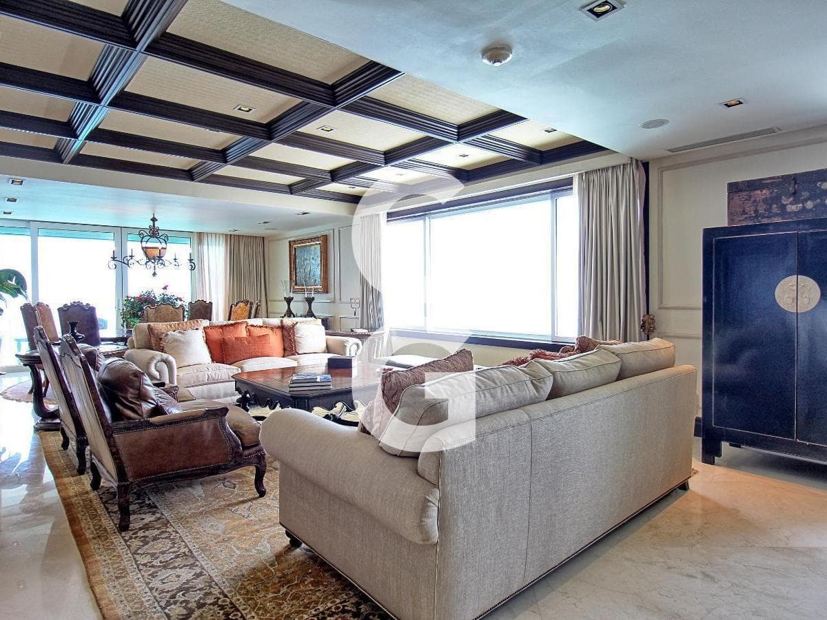 6-Bedroom Apartment with a Jacuzzi for Sale in Cancún's Emerald Complex