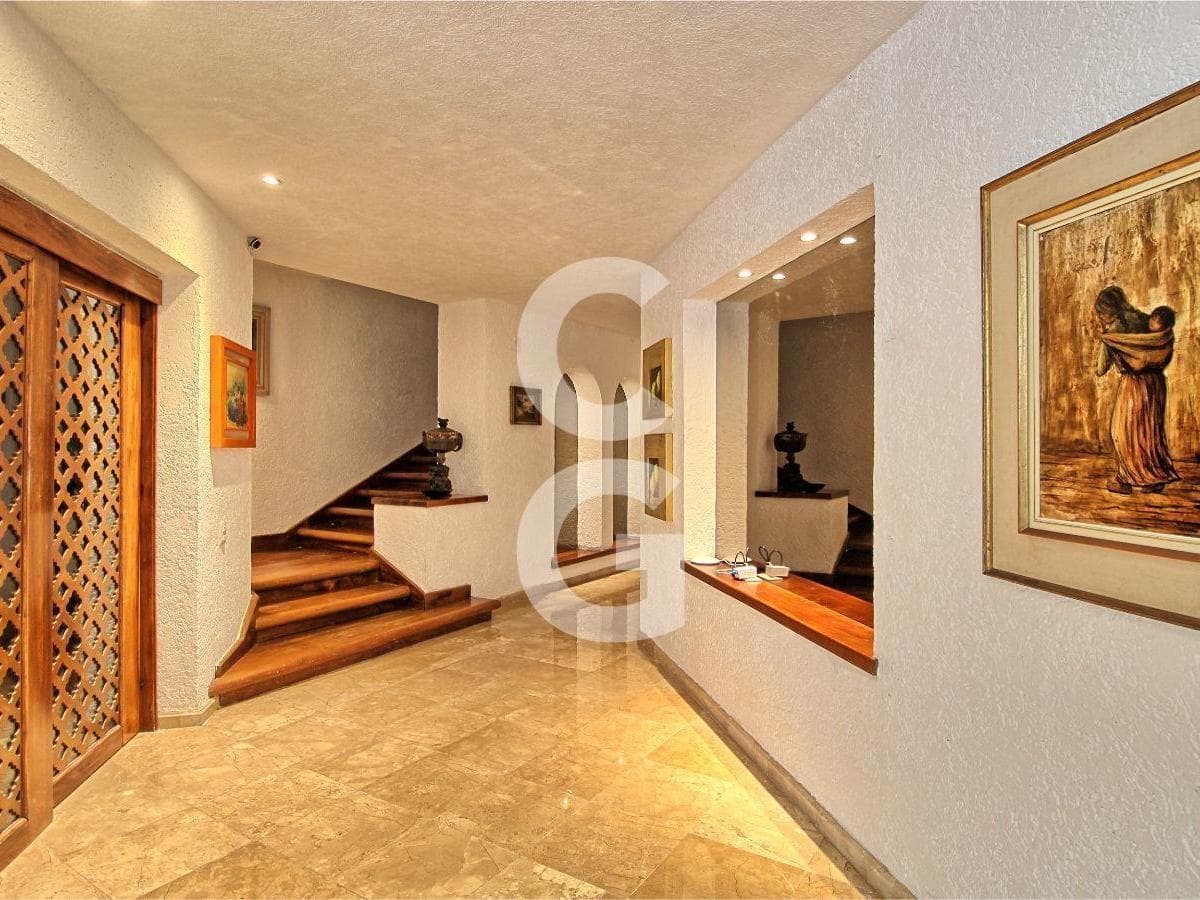 House for Sale in Cancún, Oceanfront in Las Quintas, Hotel Zone
