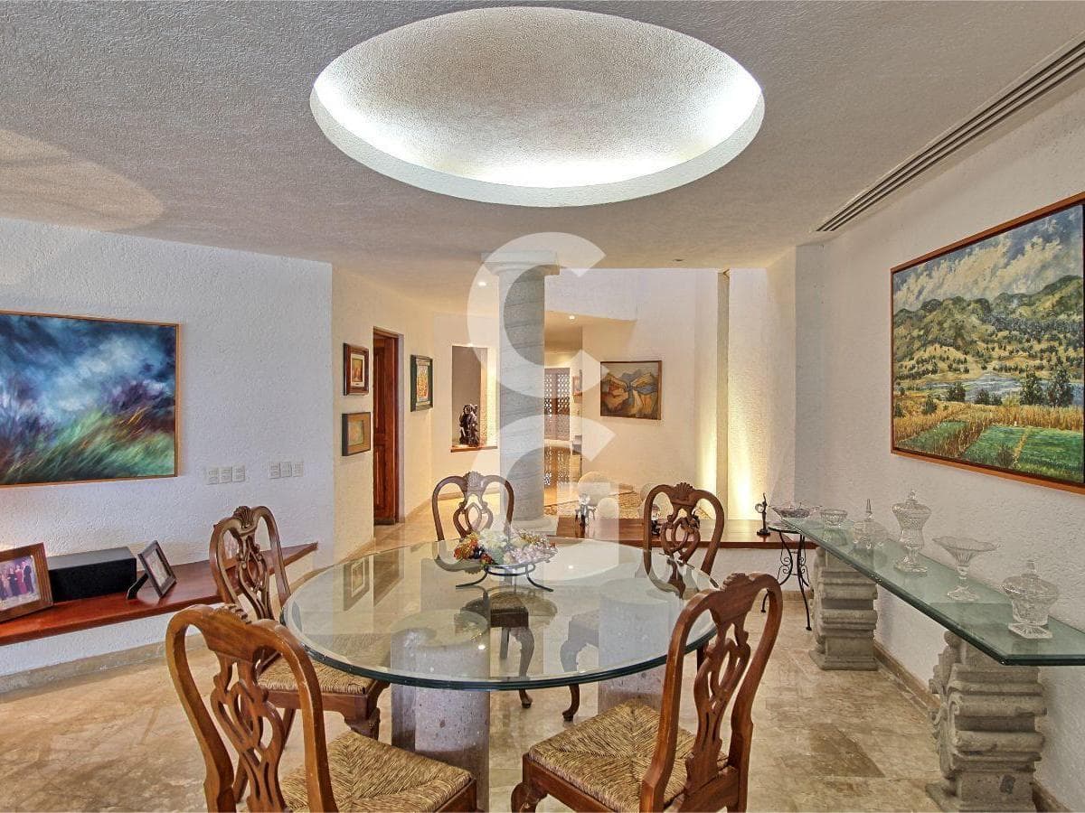 House for Sale in Cancún, Oceanfront in Las Quintas, Hotel Zone