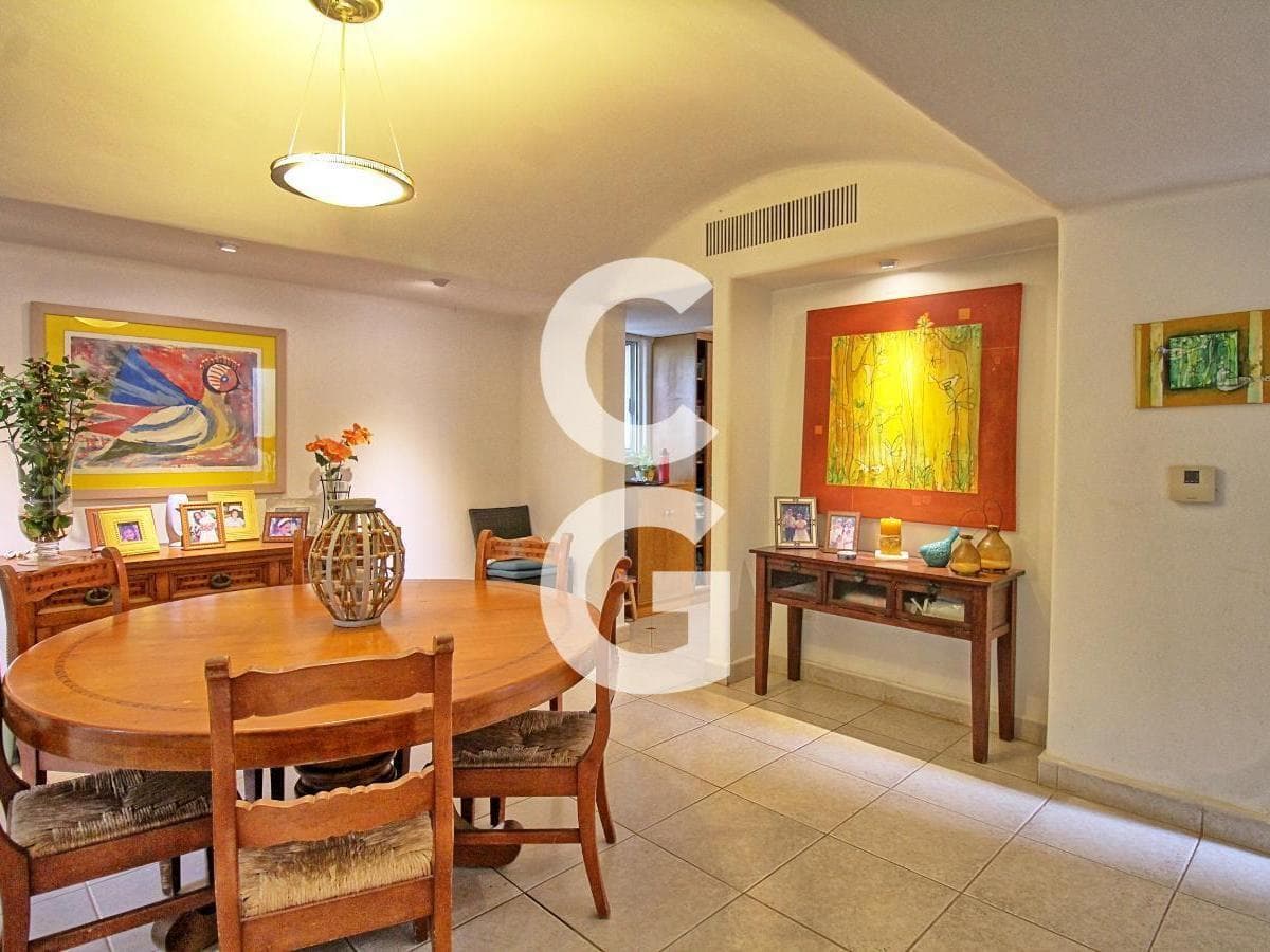 House for Sale in Cancun in the Isla Dorada Residential Complex with a Private Garden