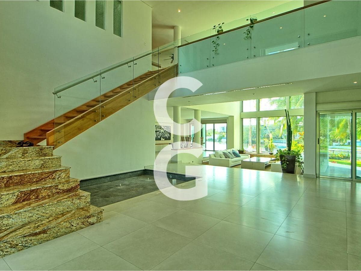 House for Sale in Cancun in the Lagos del Sol Residential Community, Lakefront, with 6 Bedrooms
