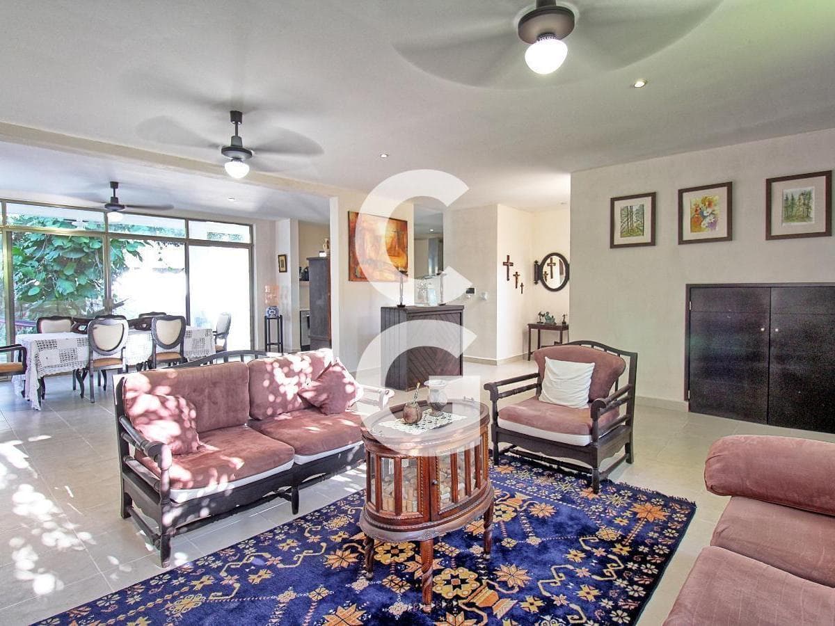 4-Bedroom House for Sale in Cancún in the Lagos del Sol Residential Complex