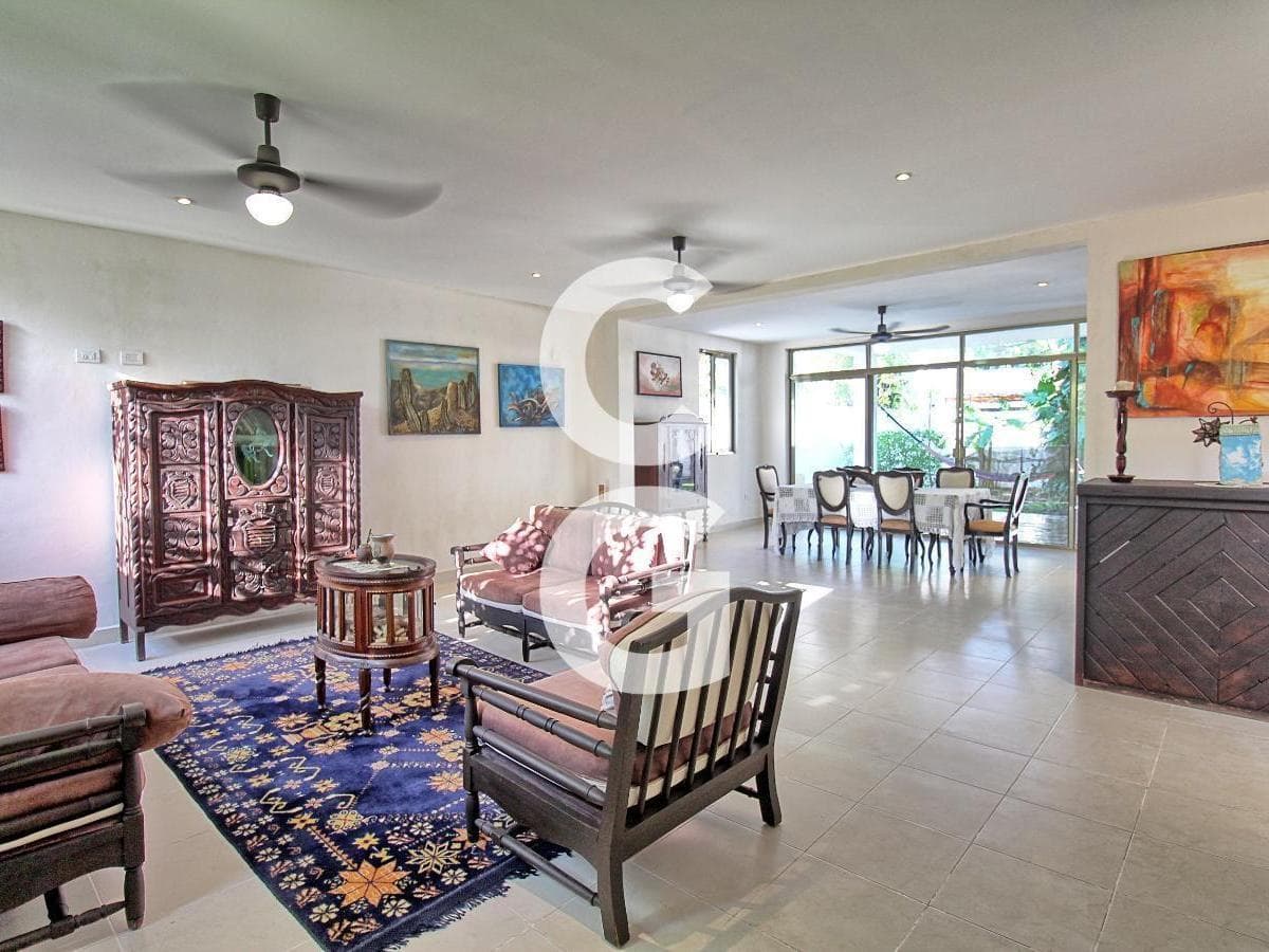 4-Bedroom House for Sale in Cancún in the Lagos del Sol Residential Complex