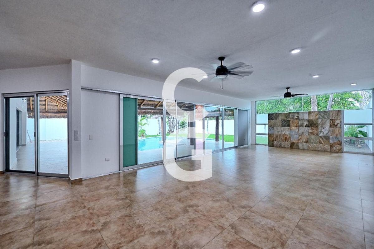 House for Sale in Cancun in the Las Quintas - Alamos Neighborhood with a Pool and Spacious Garden