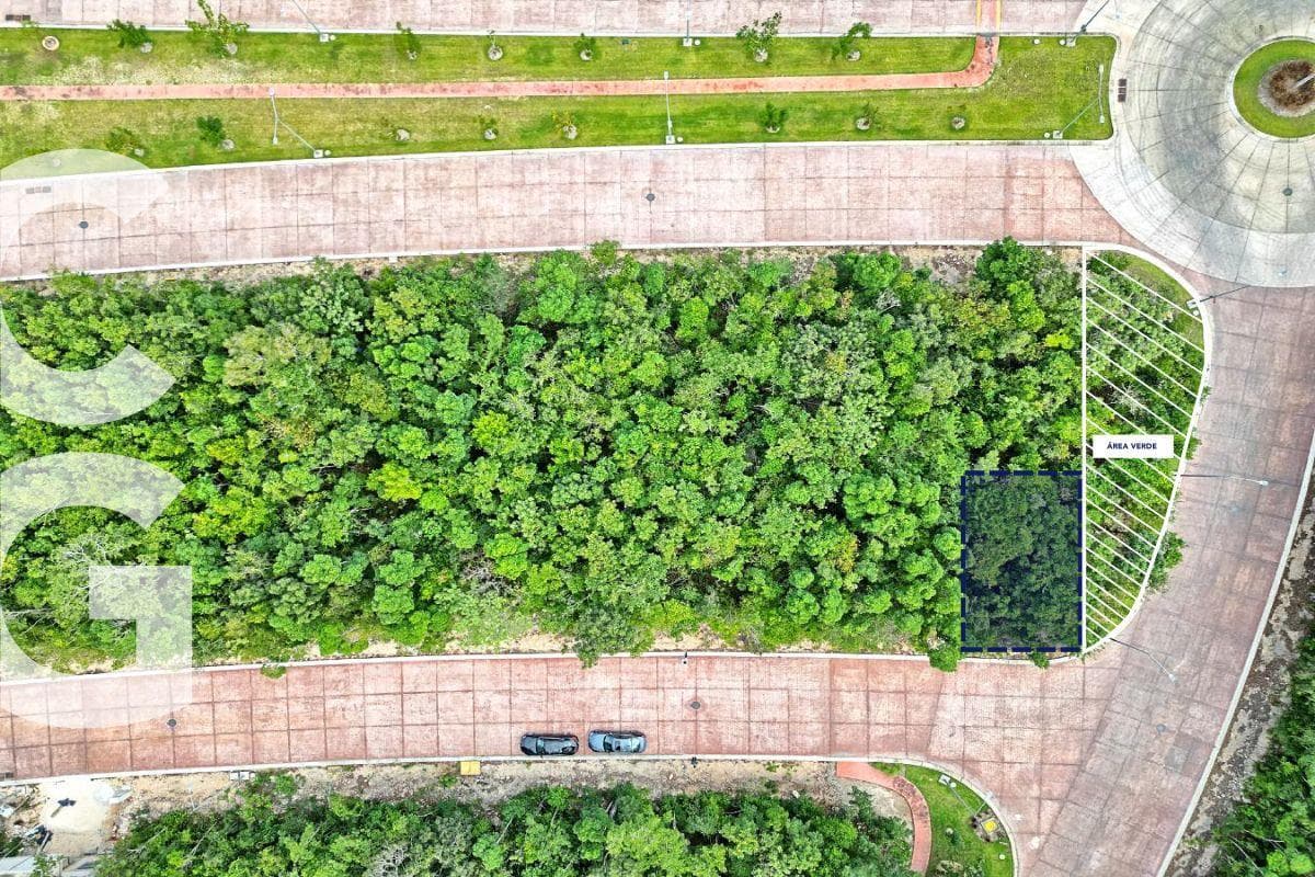 Land for Sale in Cancun in the Altai Residential Complex with Excellent Amenities