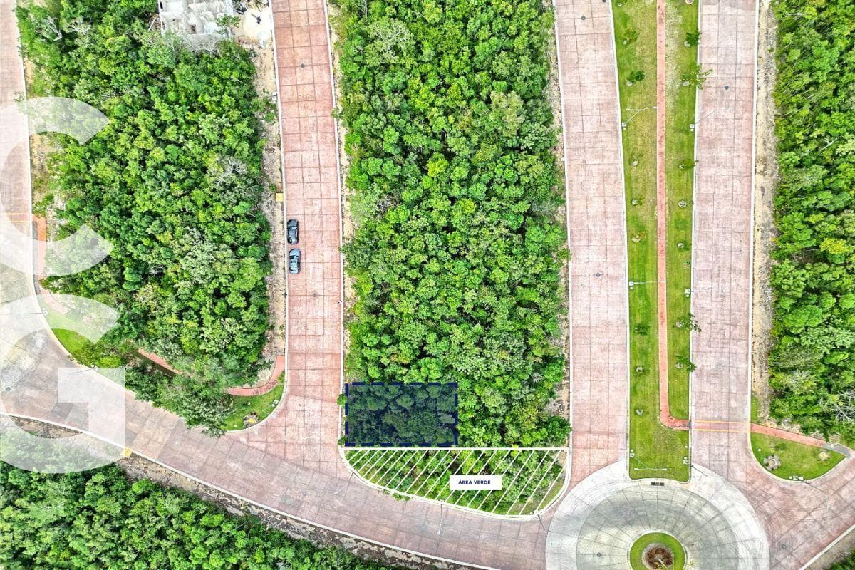 Land for Sale in Cancun in the Altai Residential Complex with Excellent Amenities