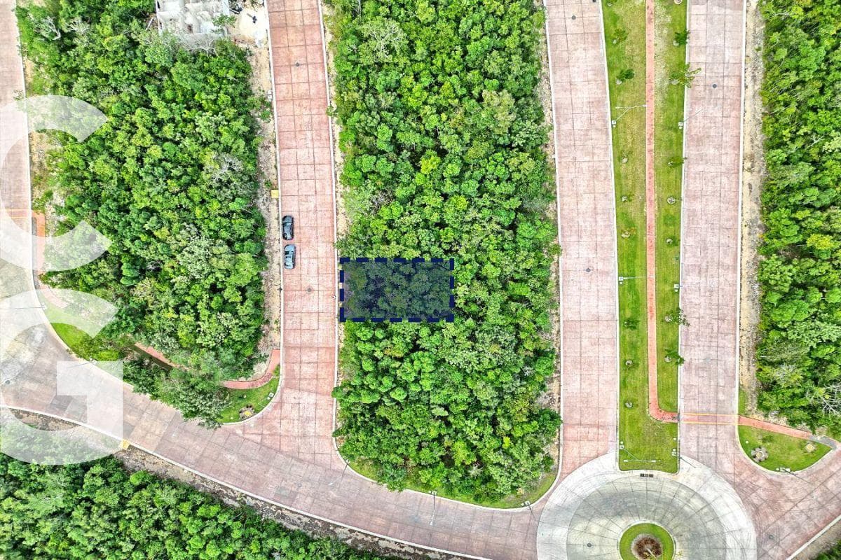 Land for Sale in Cancun in the Altai Residential Community with an Excellent Location