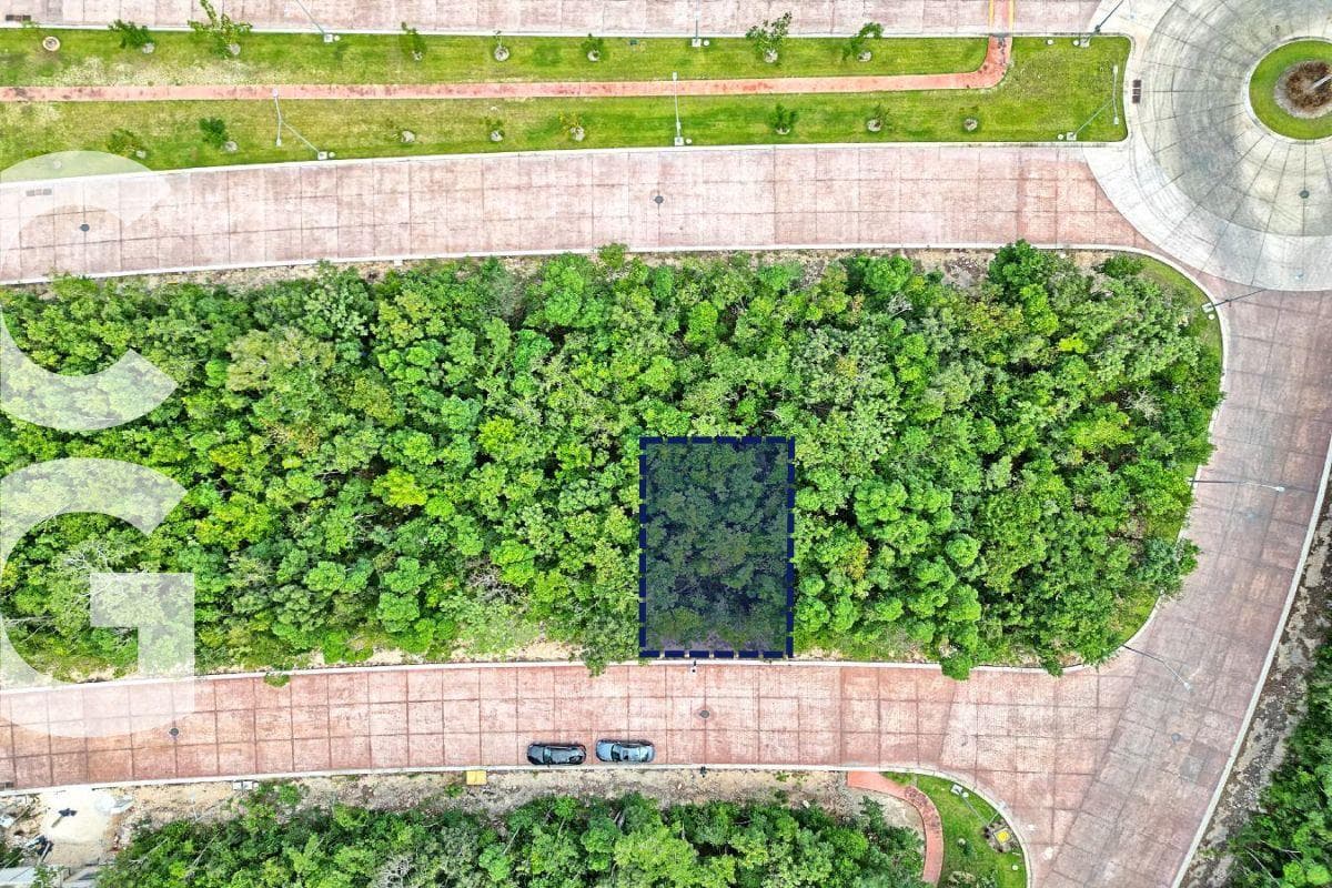 Land for Sale in Cancun in the Altai Residential Community with an Excellent Location