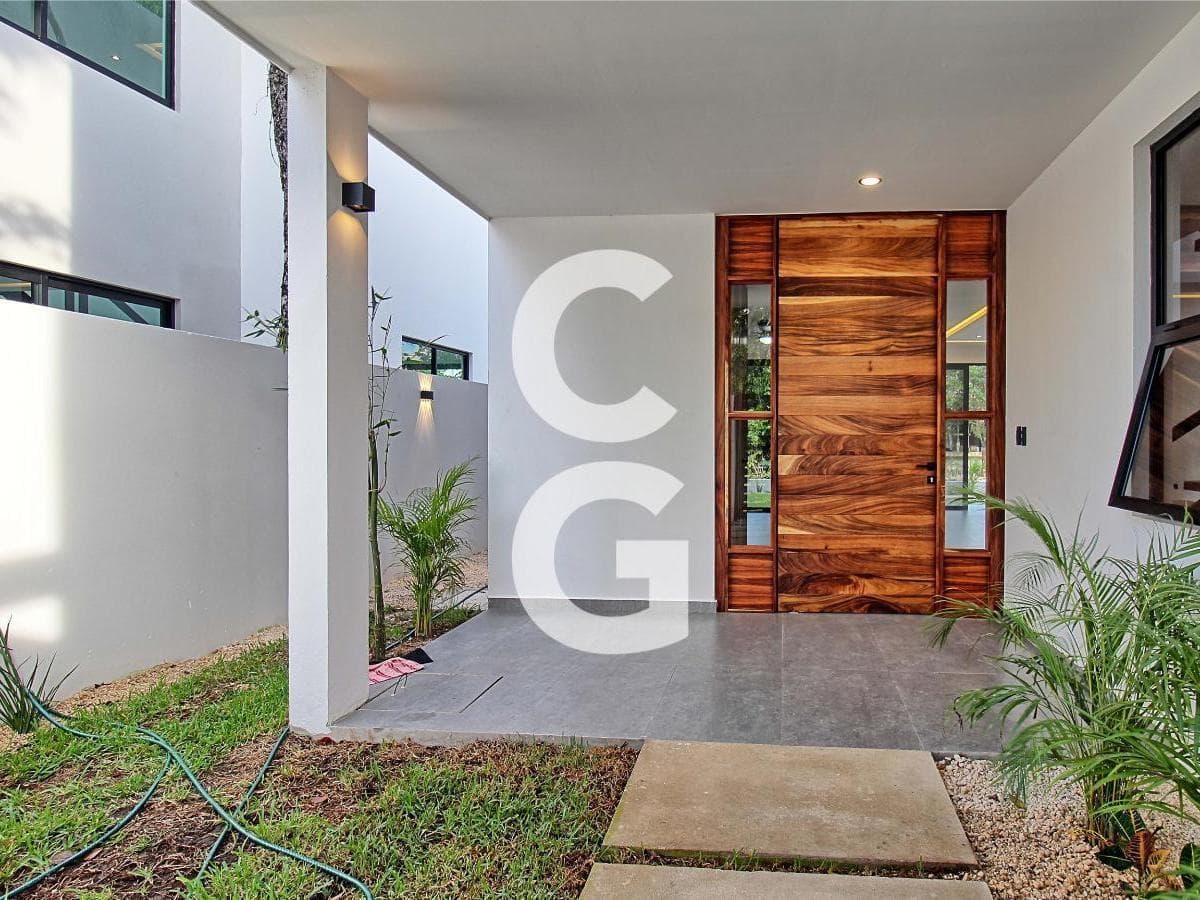 4-Bedroom House for Sale in Cancun in the Lagos del Sol Residential Community