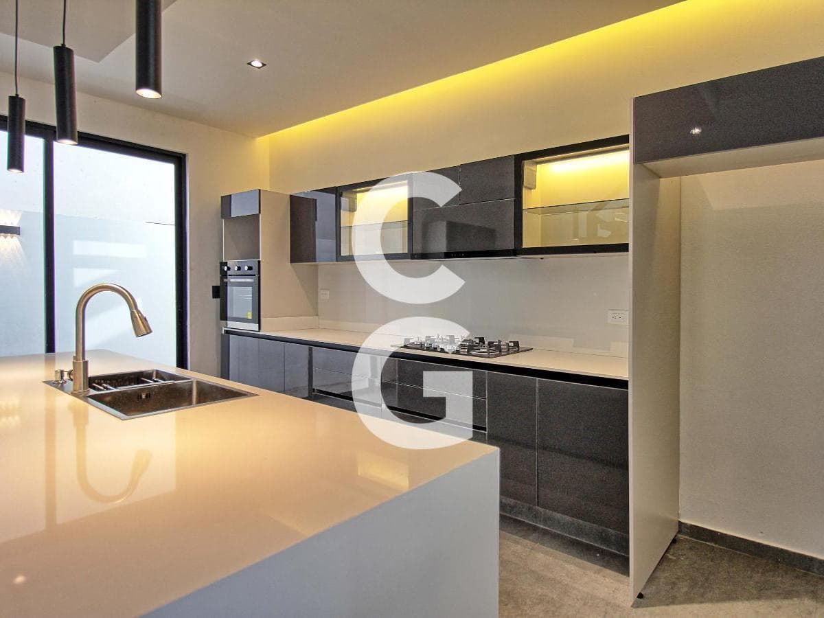 4-Bedroom House for Sale in Cancun in the Lagos del Sol Residential Community