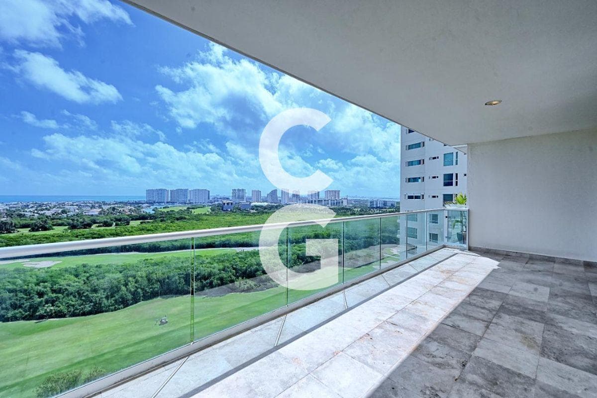 Apartment for Sale in Cancun at Residencial Sky with a Covered Terrace