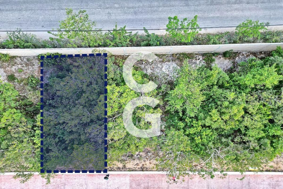 Land for Sale in Cancun in the Altai Residential Complex with Excellent Amenities
