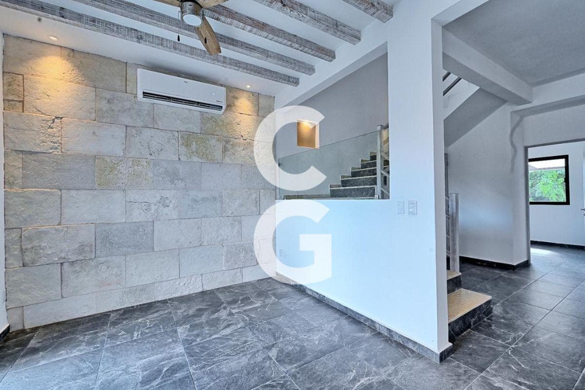 House for Sale in Cancun in the Residencial Rio Development with a Pool and Terrace