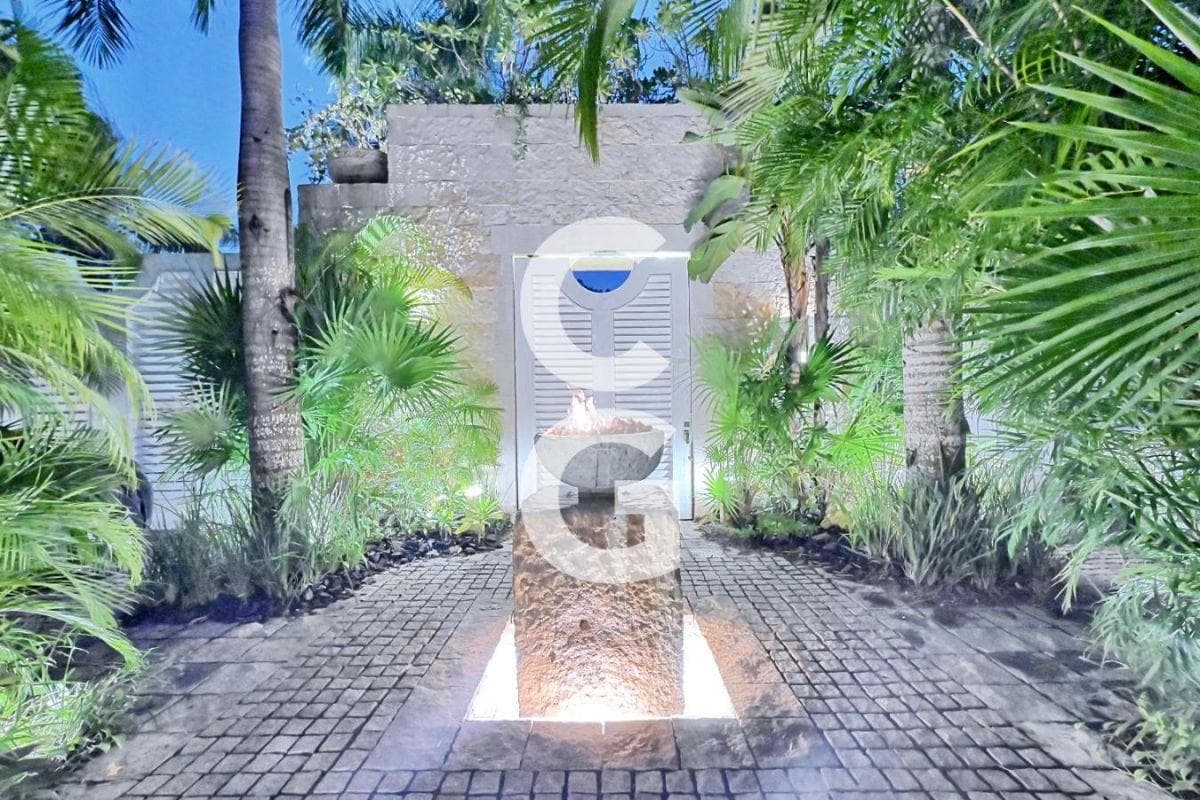 House for Sale in Cancun in Punta Sam, Puerto Juárez, Right on the Beach