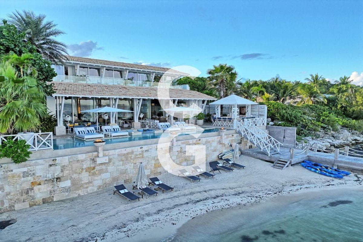 House for Sale in Cancun in Punta Sam, Puerto Juárez, Right on the Beach