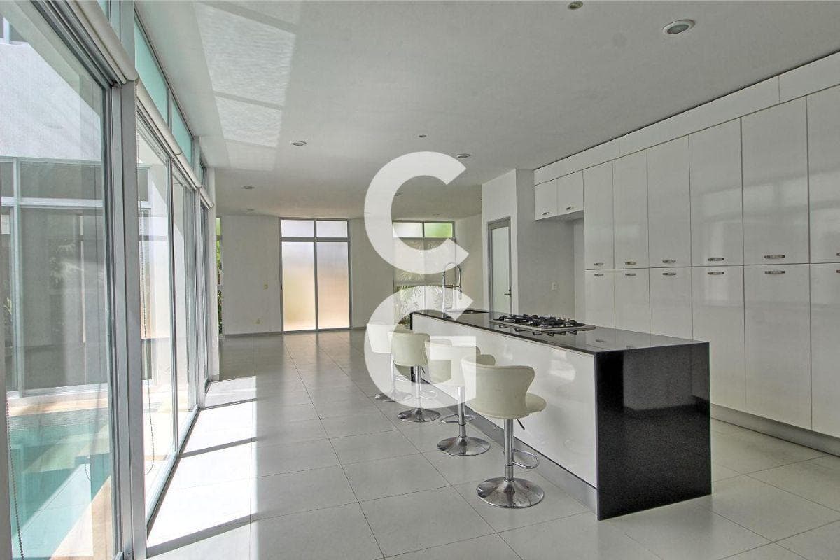 House for Sale and Rent in Cancun in the Cumbres Residential Complex with a Pool
