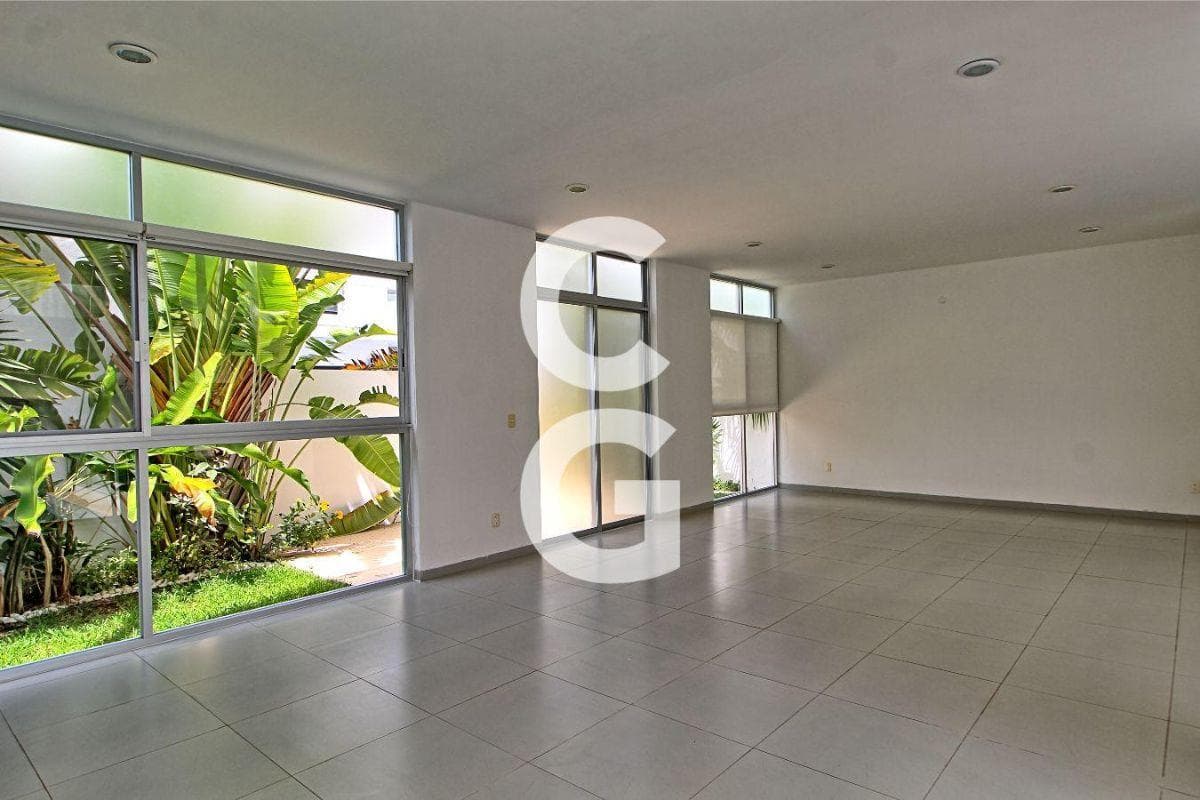 House for Sale and Rent in Cancun in the Cumbres Residential Complex with a Pool