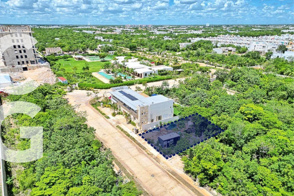 Lot for Sale in Cancun in the Losantos Residential Community with Excellent Amenities