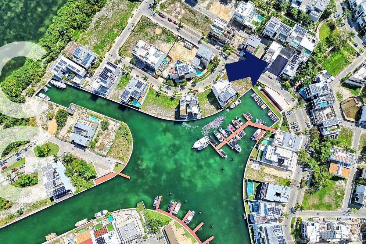 Land for Sale in Cancun in Laguna l Puerto Cancún with Excellent Amenities