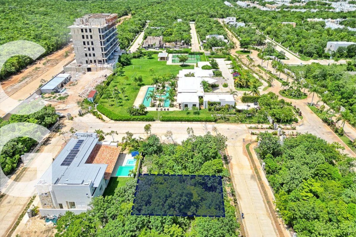 Lot for Sale in Cancun in the Losantos Residential Community with Excellent Amenities