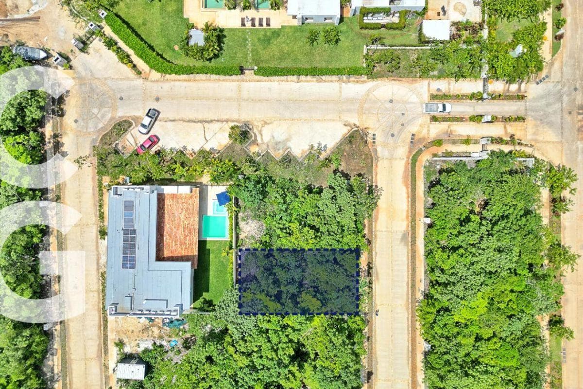 Lot for Sale in Cancun in the Losantos Residential Community with Excellent Amenities