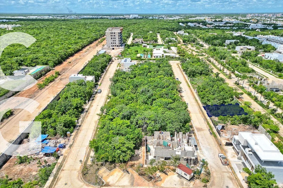 Lot for Sale in Cancun in the Losantos Residential Community with Excellent Amenities