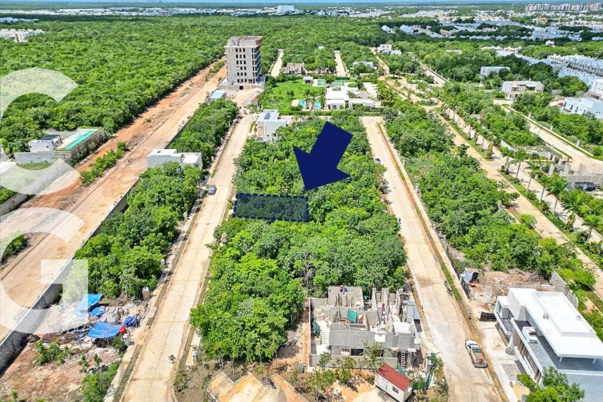 Lot for Sale in Cancun in the Losantos Residential Community with Excellent Amenities