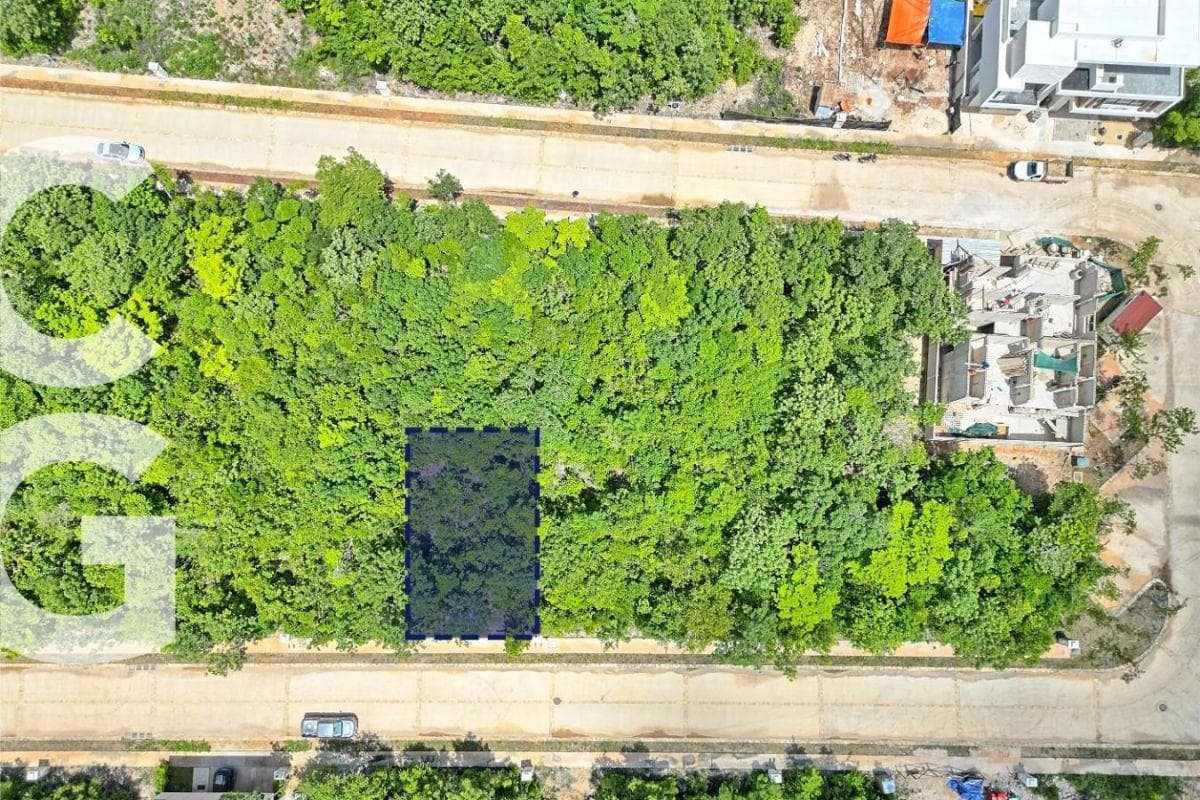 Lot for Sale in Cancun in the Losantos Residential Community with Excellent Amenities
