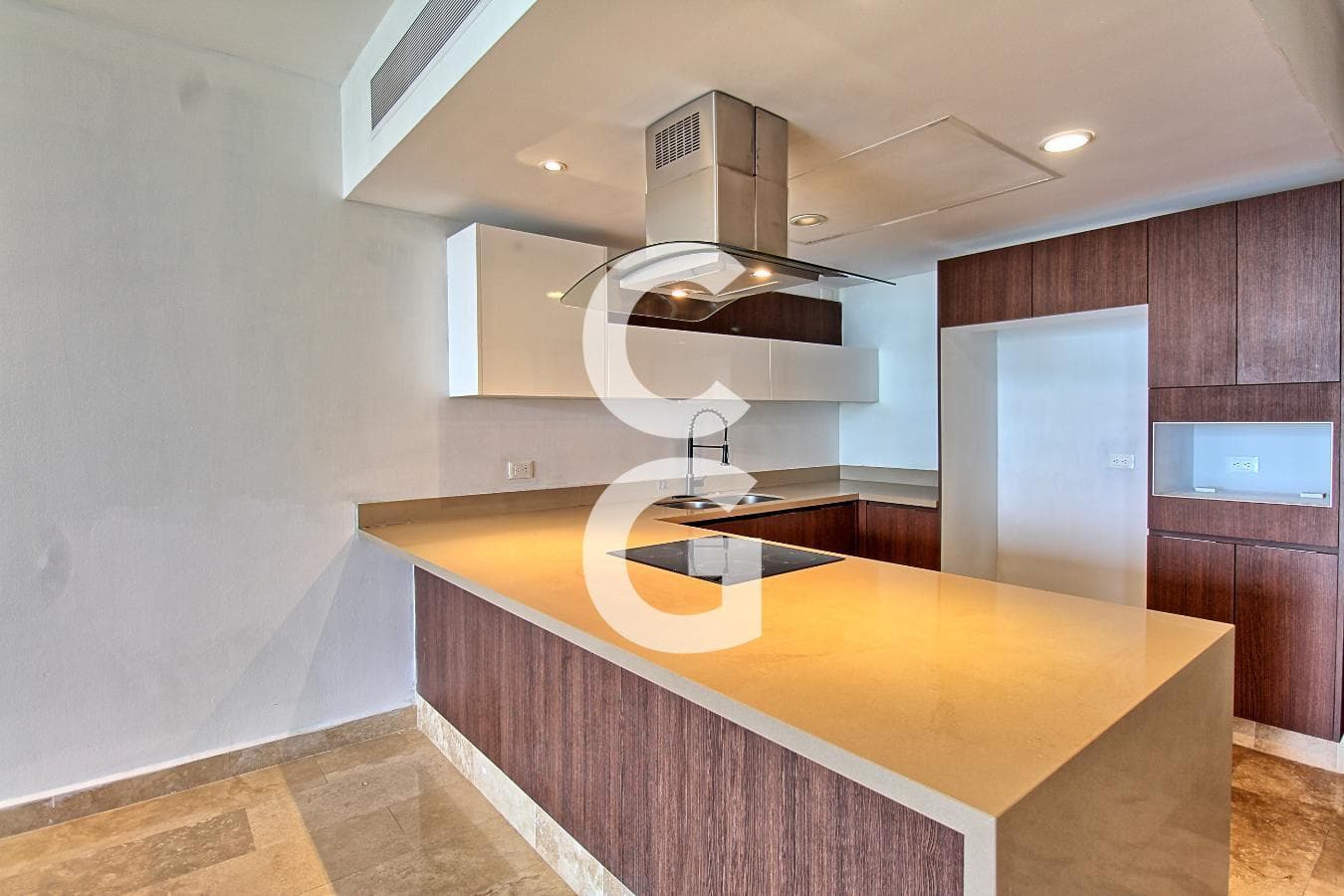 Apartment for Sale and Rent in Cancún in the Paramero Residential Complex with a Covered Terrace